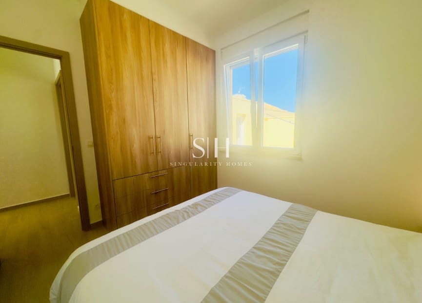 4 slaapkamer Villa te koop in Torrevieja met zwembad garage - € 780.000 (Ref: 9148048)