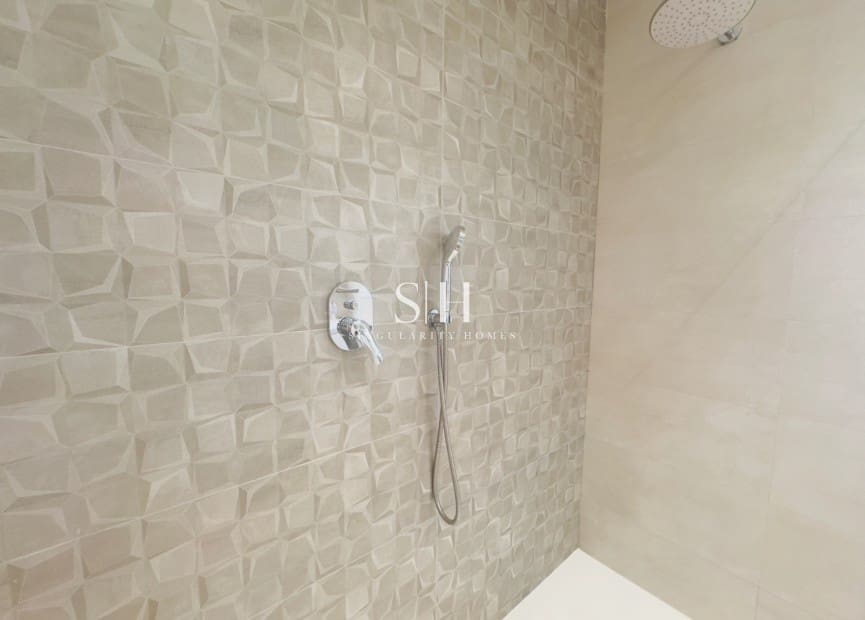 4 slaapkamer Villa te koop in Torrevieja met zwembad garage - € 780.000 (Ref: 9148048)