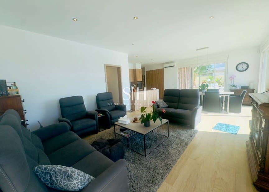 4 slaapkamer Villa te koop in Torrevieja met zwembad garage - € 780.000 (Ref: 9148048)