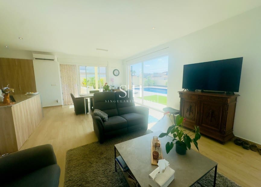 4 slaapkamer Villa te koop in Torrevieja met zwembad garage - € 780.000 (Ref: 9148048)