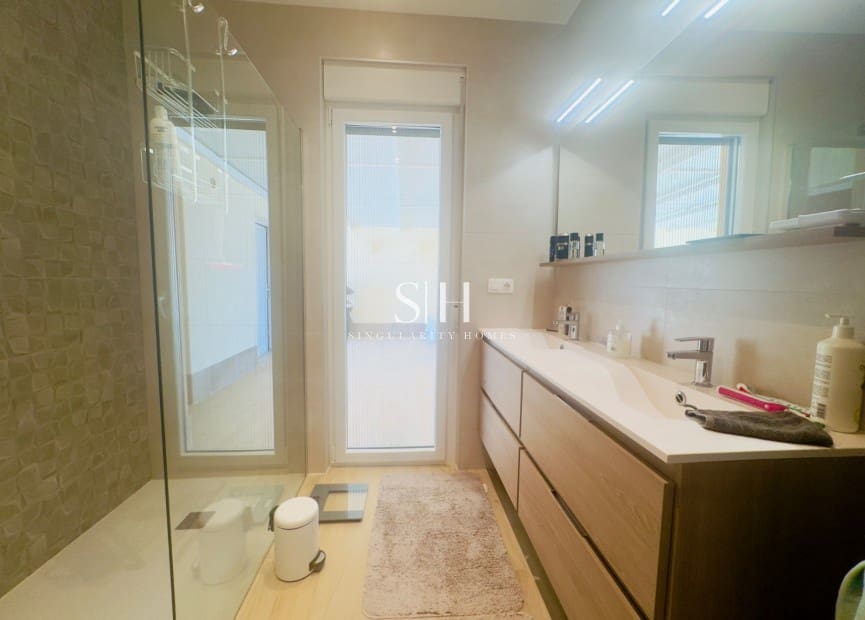 4 slaapkamer Villa te koop in Torrevieja met zwembad garage - € 780.000 (Ref: 9148048)