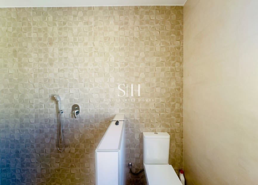 4 slaapkamer Villa te koop in Torrevieja met zwembad garage - € 780.000 (Ref: 9148048)