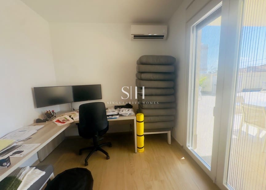 4 slaapkamer Villa te koop in Torrevieja met zwembad garage - € 780.000 (Ref: 9148048)