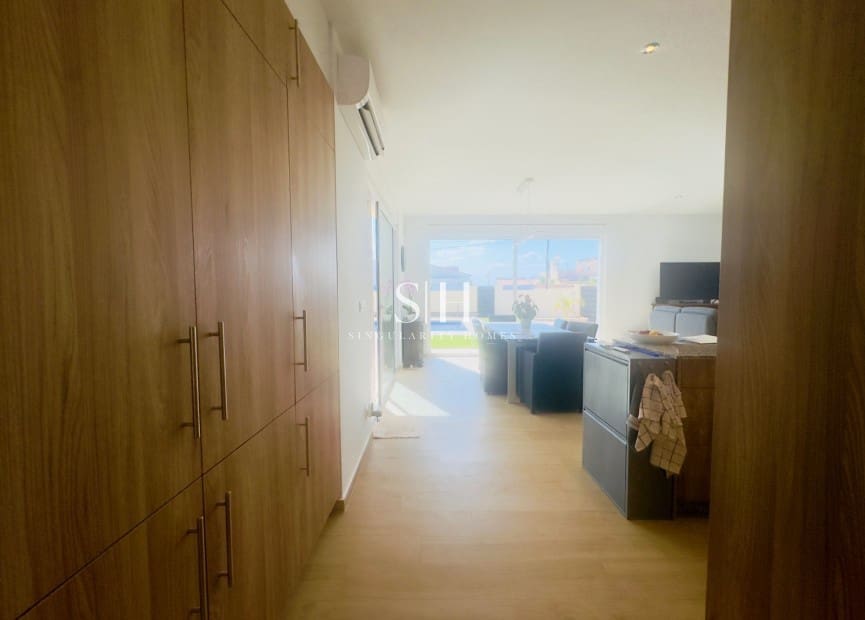 4 slaapkamer Villa te koop in Torrevieja met zwembad garage - € 780.000 (Ref: 9148048)