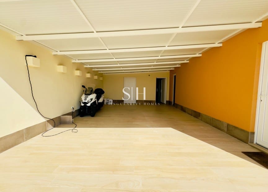 4 slaapkamer Villa te koop in Torrevieja met zwembad garage - € 780.000 (Ref: 9148048)