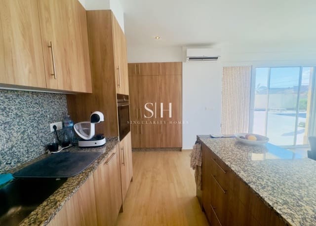 4 camera da letto Villa in vendita in El Chaparral - La Siesta - La Torreta, Torrevieja con piscina garage - 780.000 € (Rif: 9148048)