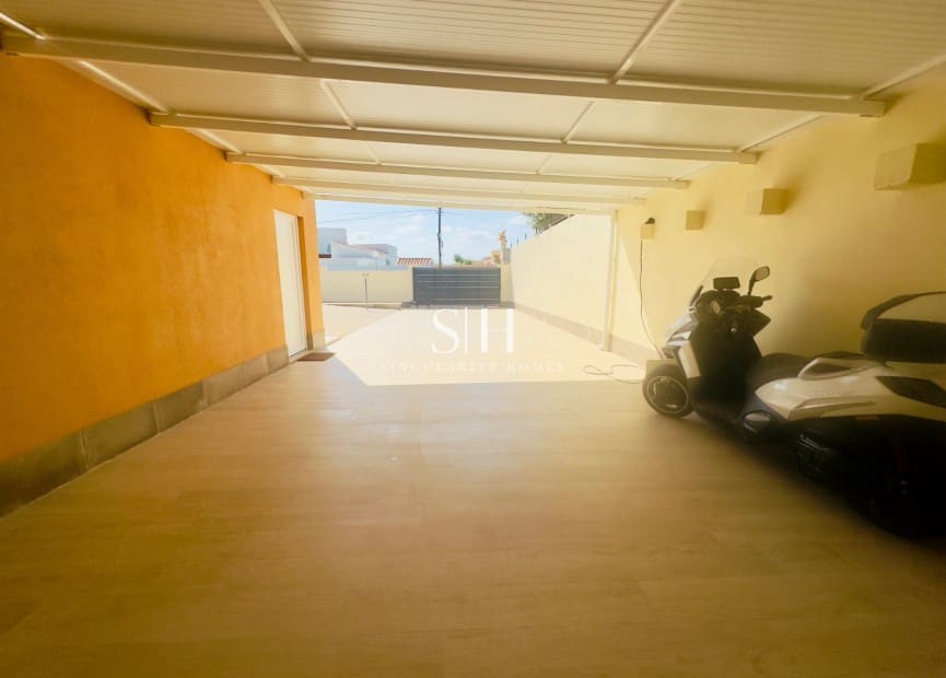 4 slaapkamer Villa te koop in Torrevieja met zwembad garage - € 780.000 (Ref: 9148048)