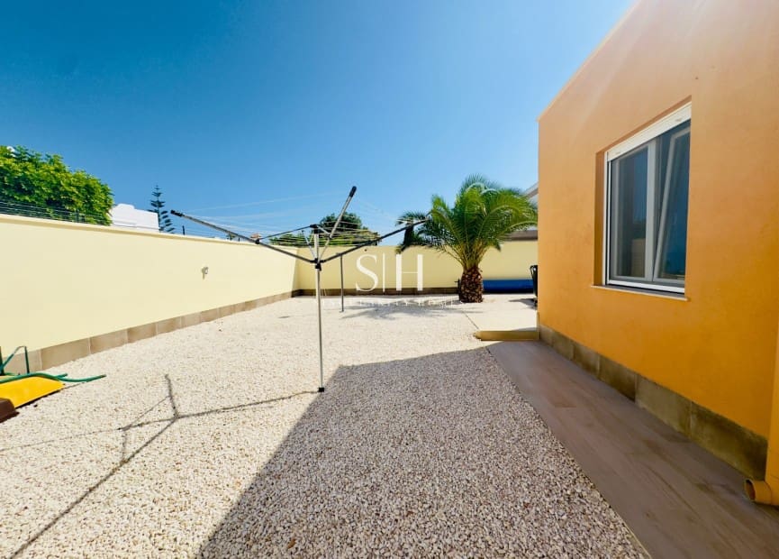 4 slaapkamer Villa te koop in Torrevieja met zwembad garage - € 780.000 (Ref: 9148048)