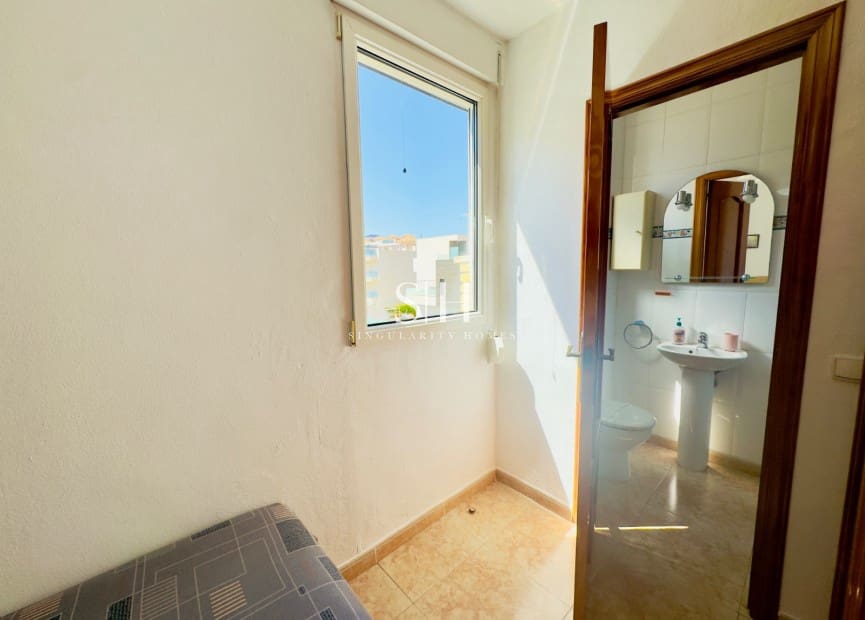 4 soveværelse Lejlighed til salg i La Zenia med swimmingpool - € 312.000 (Ref: 9158192)