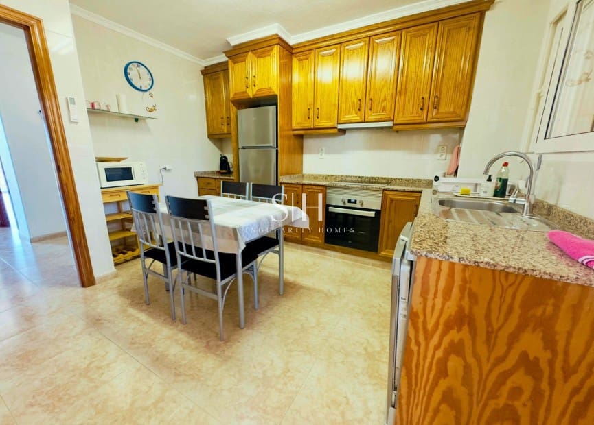 4 soveværelse Lejlighed til salg i La Zenia med swimmingpool - € 312.000 (Ref: 9158192)