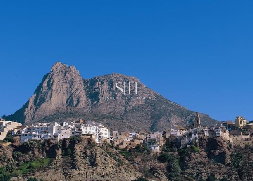 3 bedroom Villa for sale in Finestrat with pool - € 975,000 (Ref: 9159148)