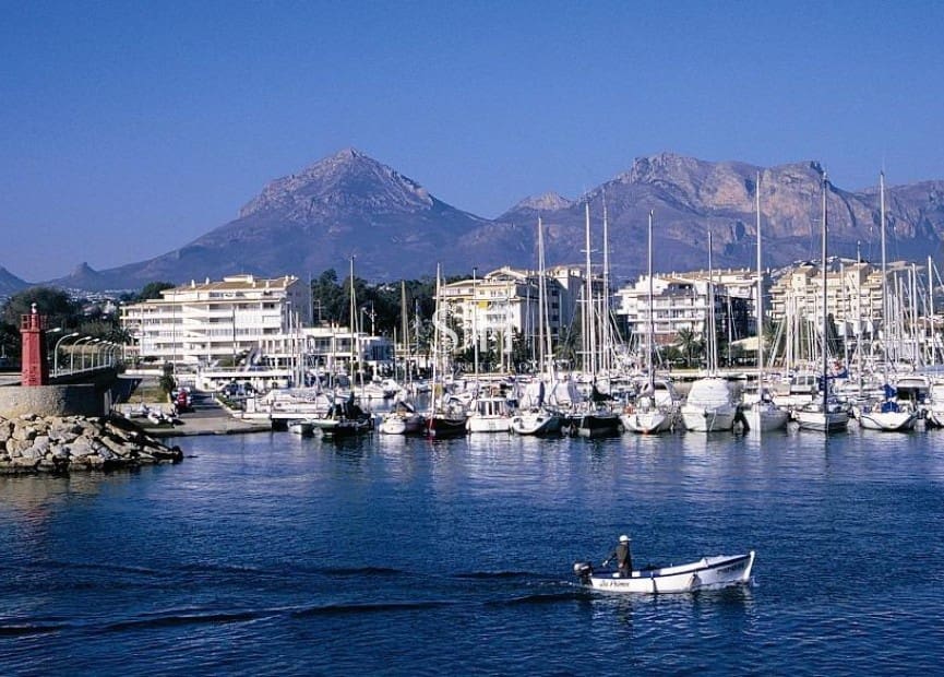 3 bedroom Villa for sale in Finestrat with pool - € 975,000 (Ref: 9159148)