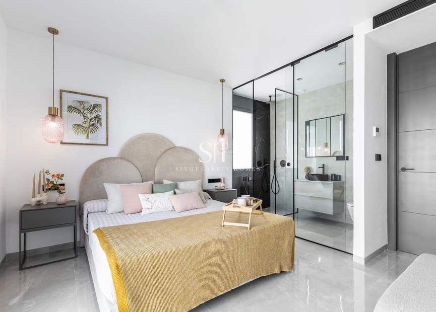 Chalet de 3 habitaciones en Los Balcones en venta con piscina - 700.000 € (Ref: 9159159)