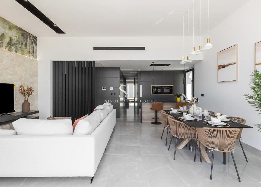 Chalet de 3 habitaciones en Los Balcones en venta con piscina - 700.000 € (Ref: 9159159)