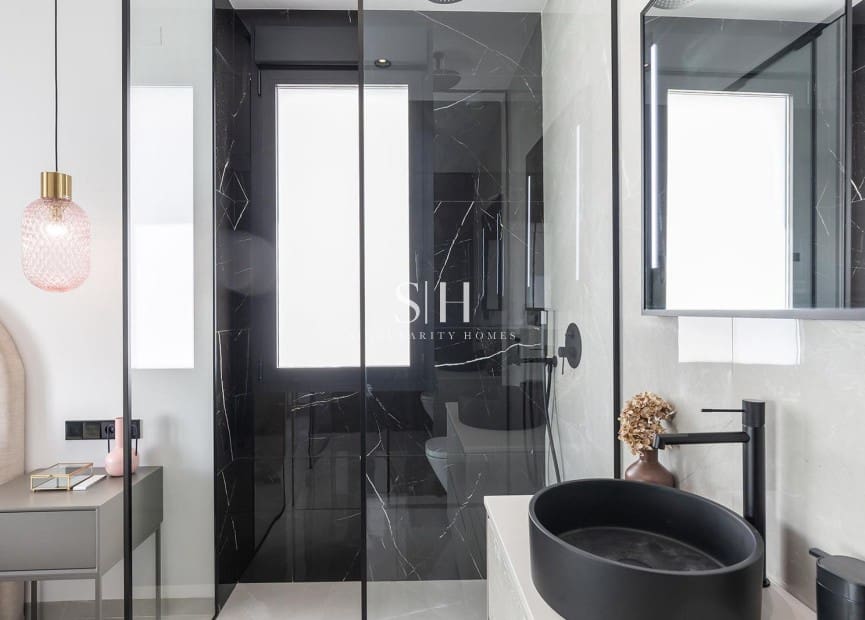 Chalet de 3 habitaciones en Los Balcones en venta con piscina - 700.000 € (Ref: 9159159)