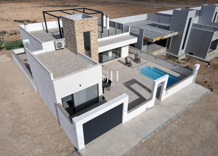 3 soveværelse Villa til salg i La Pinilla med swimmingpool - € 257.464 (Ref: 9159178)