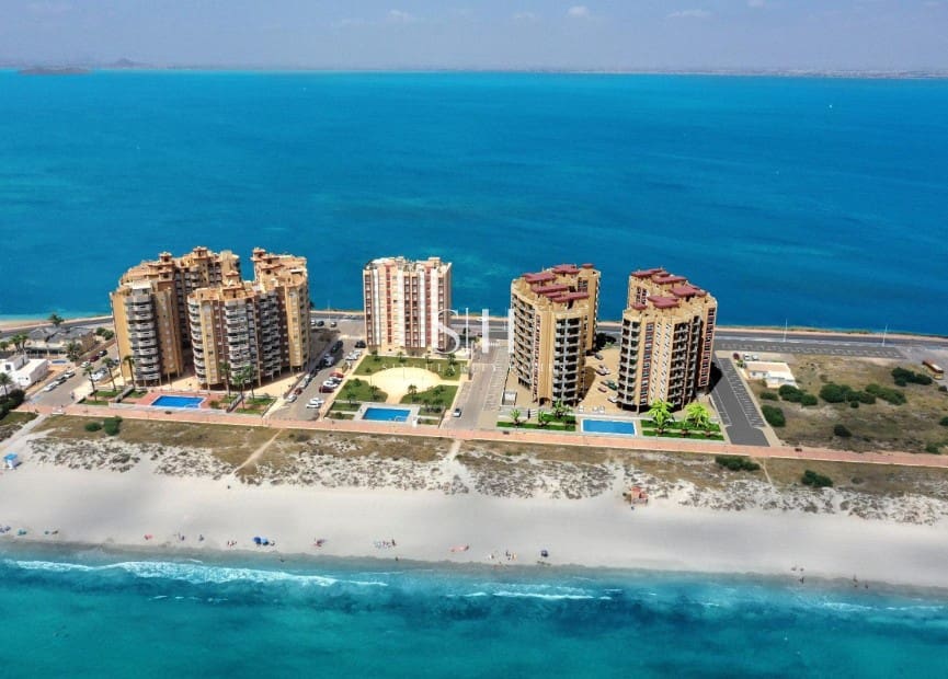 2 makuuhuone Huoneisto myytävänä paikassa La Manga del Mar Menor mukana uima-altaan 
autotalli - 265 000 € (Ref: 9159196)