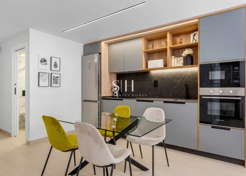 2 Zimmer Apartment zu verkaufen in El Raso mit Pool - 222.000 € (Ref: 9159197)