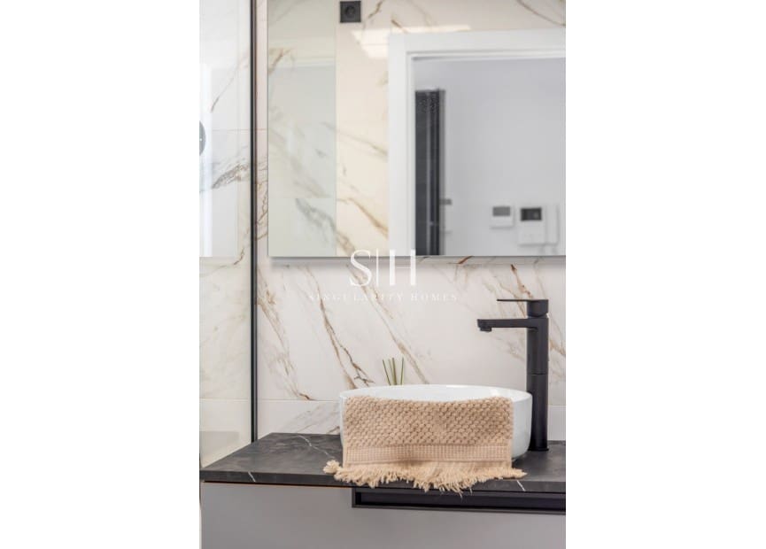 2 Zimmer Apartment zu verkaufen in El Raso mit Pool - 222.000 € (Ref: 9159197)