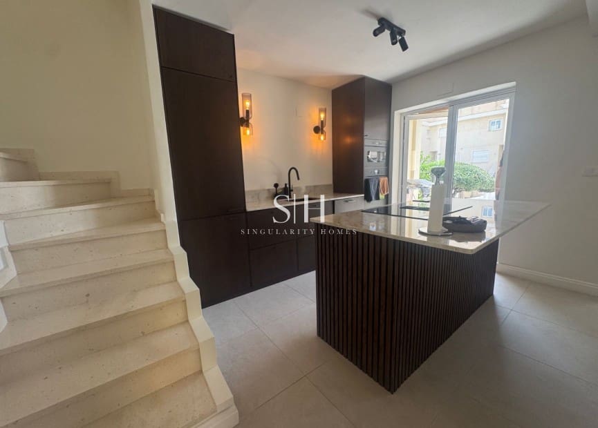 2 soveværelse Byhus til salg i La Florida med swimmingpool - € 279.000 (Ref: 9163041)