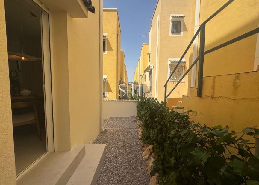 2 soveværelse Byhus til salg i La Florida med swimmingpool - € 279.000 (Ref: 9163041)