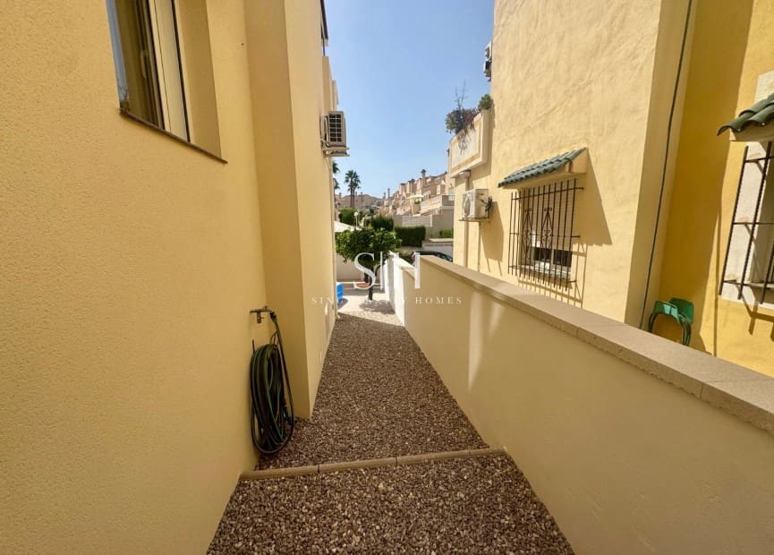 2 soveværelse Byhus til salg i La Florida med swimmingpool - € 279.000 (Ref: 9163041)