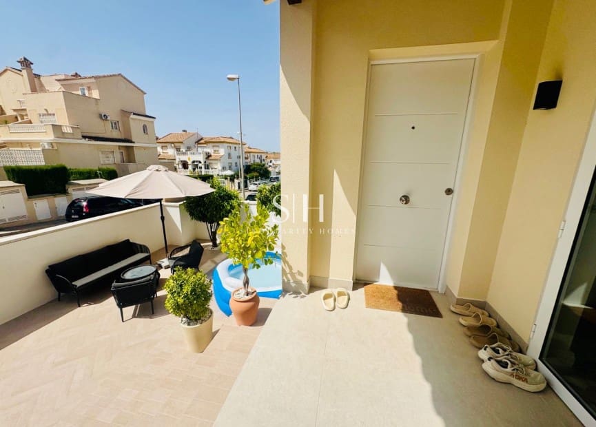 2 soveværelse Byhus til salg i La Florida med swimmingpool - € 279.000 (Ref: 9163041)