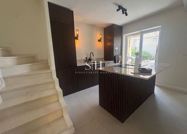 2 bedroom Townhouse for sale in La Florida, Orihuela with pool - € 279,000 (Ref: 9163041)