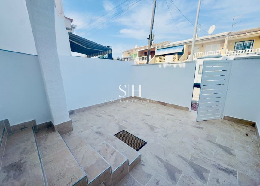 3 soveværelse Byhus til salg i Los Balcones med swimmingpool - € 229.000 (Ref: 9164559)