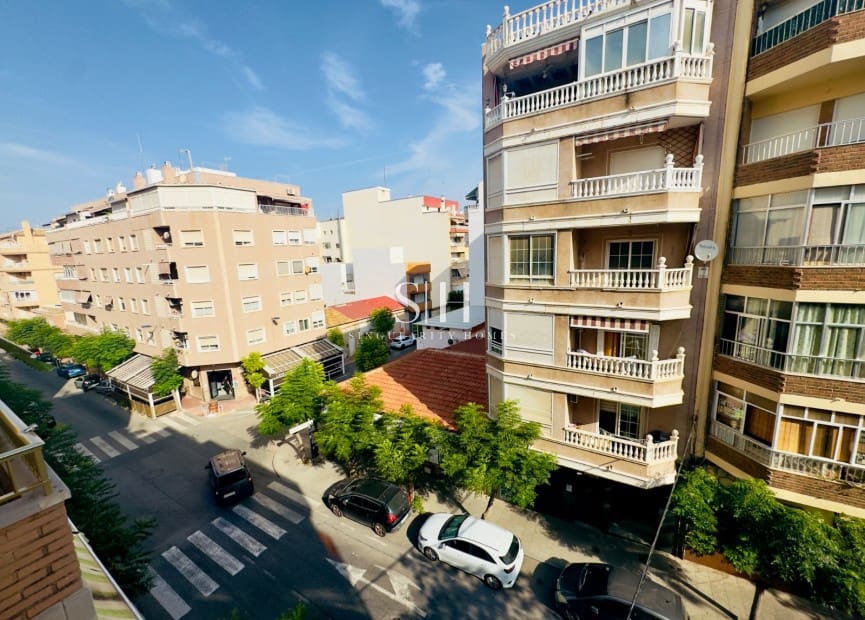 2 slaapkamer Appartement te koop in Torrevieja - € 239.000 (Ref: 9164560)
