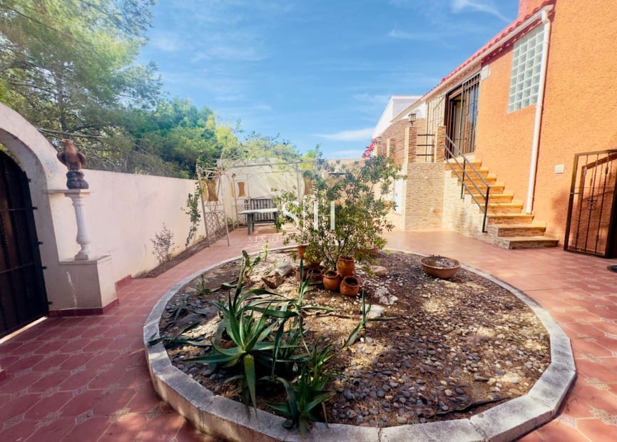 3 slaapkamer Villa te koop in Los Balcones met zwembad - € 330.000 (Ref: 9199965)