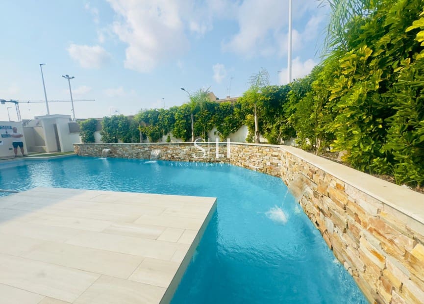 Apartamento de 2 habitaciones en San Pedro del Pinatar en venta con piscina garaje - 345.000 € (Ref: 9205264)