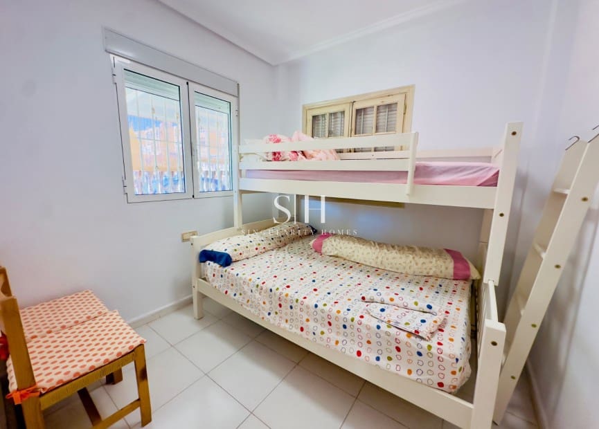 2 sypialnia Apartament przy plaży na sprzedaż w Torrevieja z basenem - 159 900 € (Ref: 9207776)