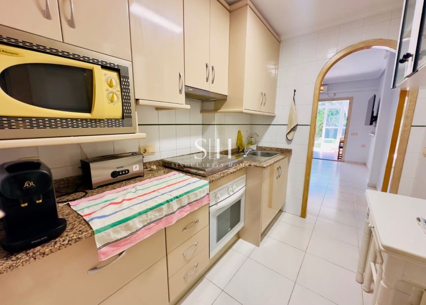 2 sypialnia Apartament przy plaży na sprzedaż w Torrevieja z basenem - 159 900 € (Ref: 9207776)