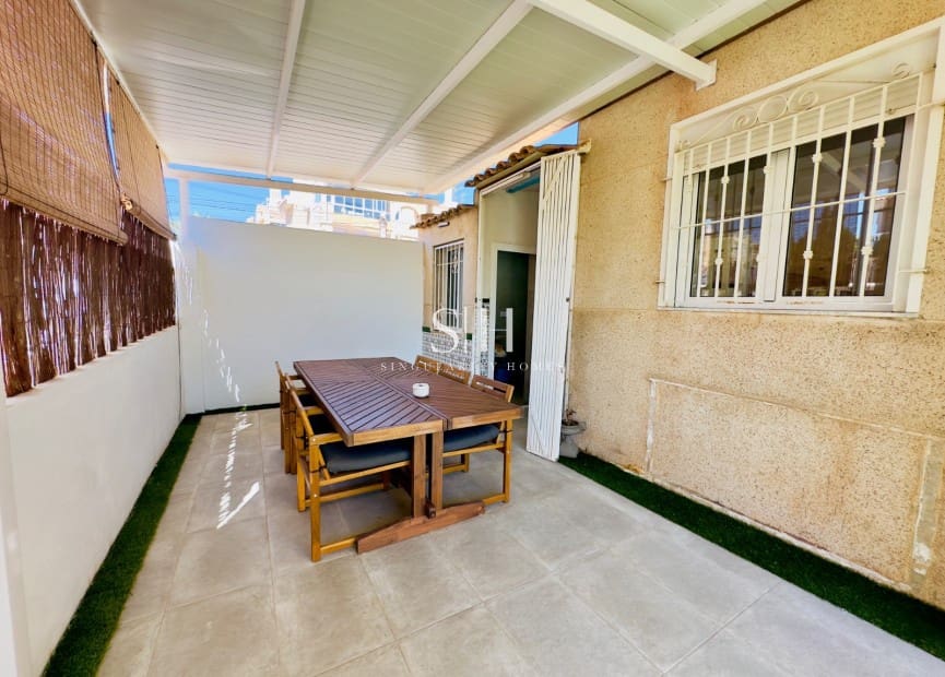 2 sypialnia Apartament przy plaży na sprzedaż w Torrevieja z basenem - 159 900 € (Ref: 9207776)