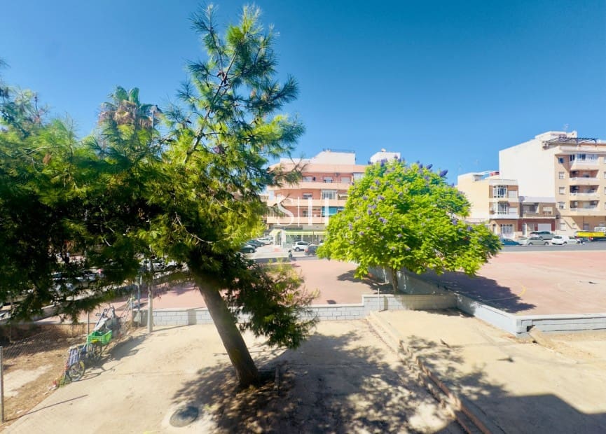 2 soveværelse Lejlighed til salg i Torrevieja - € 120.000 (Ref: 9219208)