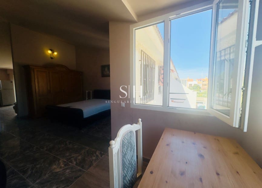 1 makuuhuone Bungalow myytävänä paikassa Torrevieja - 115 000 € (Ref: 9221459)