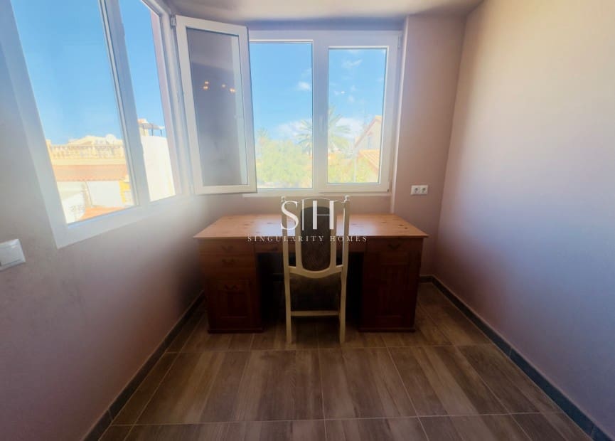 1 makuuhuone Bungalow myytävänä paikassa Torrevieja - 115 000 € (Ref: 9221459)