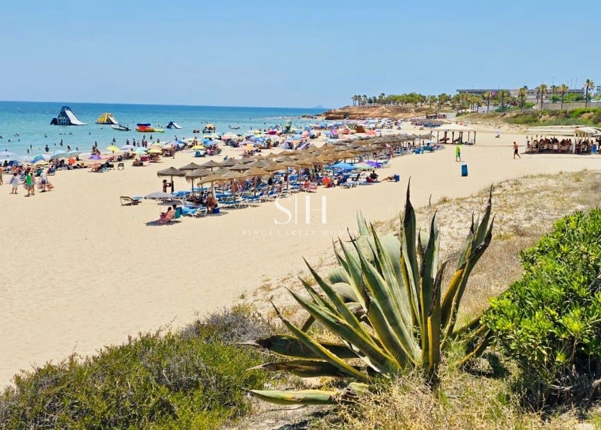 2 soveværelse Bungalow til salg i Pilar de la Horadada med swimmingpool - € 234.900 (Ref: 9221887)