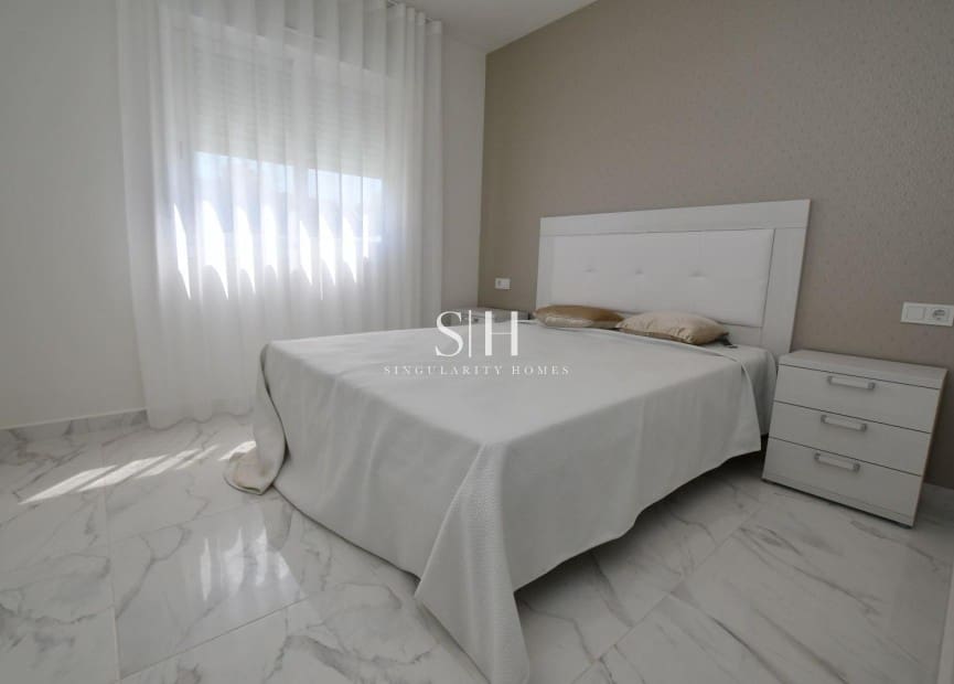 2 soveværelse Bungalow til salg i San Miguel de Salinas med swimmingpool - € 243.800 (Ref: 9227797)