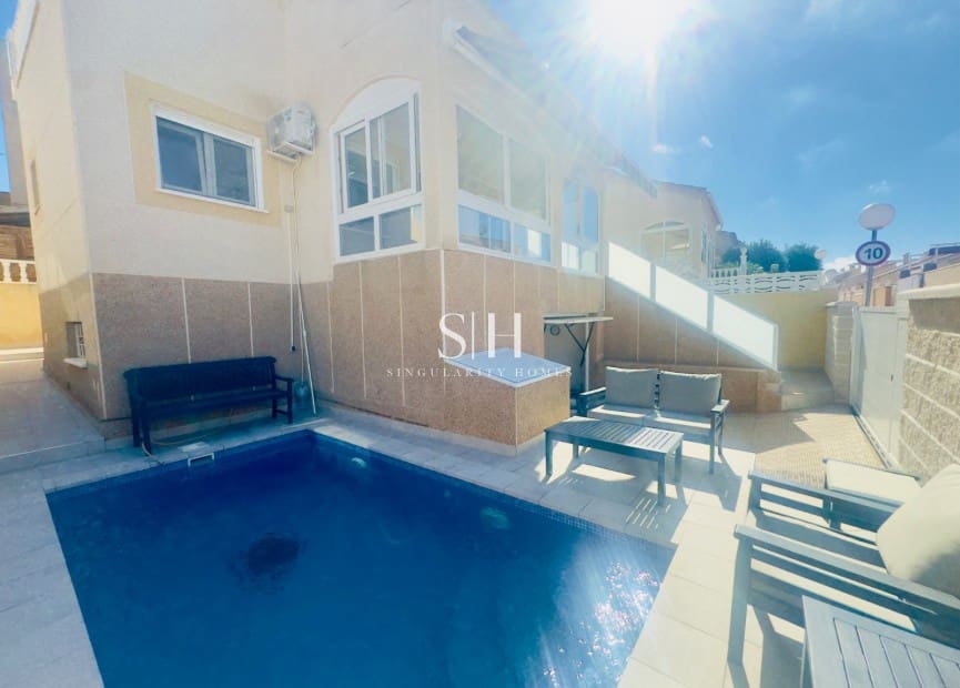 3 soveværelse Villa til salg i La Florida med swimmingpool - € 265.000 (Ref: 9227798)