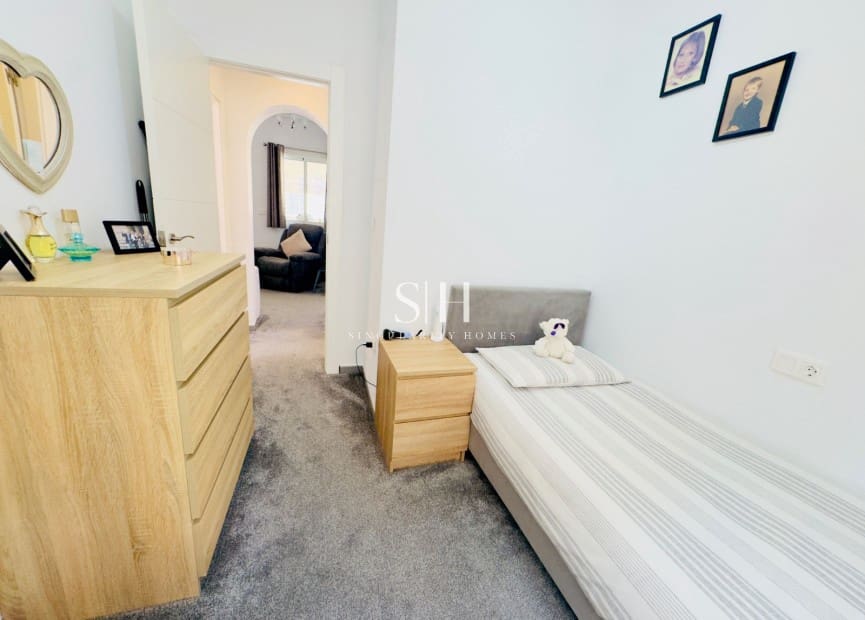 3 soveværelse Villa til salg i La Florida med swimmingpool - € 265.000 (Ref: 9227798)