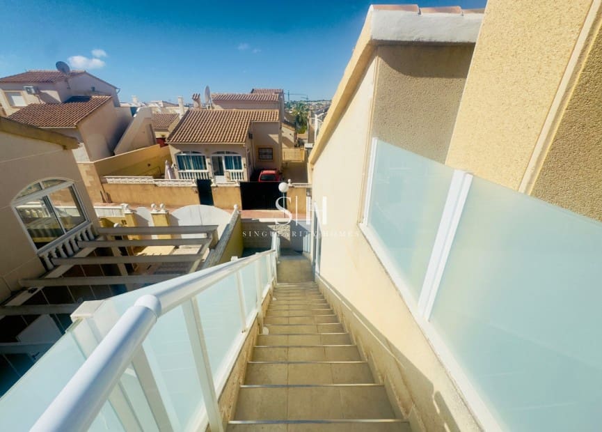 3 soveværelse Villa til salg i La Florida med swimmingpool - € 265.000 (Ref: 9227798)