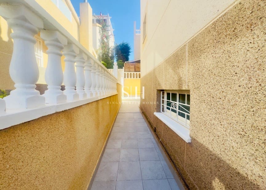 3 soveværelse Villa til salg i La Florida med swimmingpool - € 265.000 (Ref: 9227798)