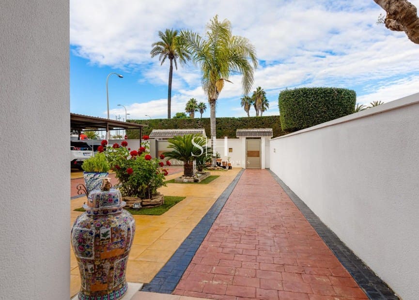 5 makuuhuone Huvila myytävänä paikassa San Javier mukana uima-altaan - 615 000 € (Ref: 9242487)