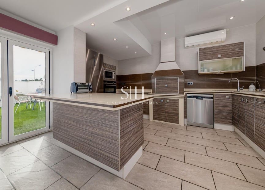 5 makuuhuone Huvila myytävänä paikassa San Javier mukana uima-altaan - 615 000 € (Ref: 9242487)