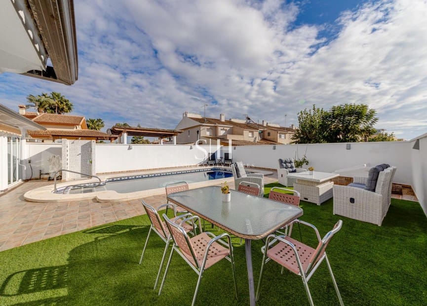 5 makuuhuone Huvila myytävänä paikassa San Javier mukana uima-altaan - 615 000 € (Ref: 9242487)