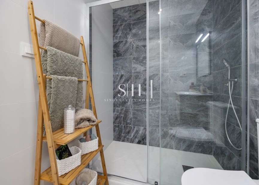 2 slaapkamer Appartement te koop in San Miguel de Salinas met zwembad garage - € 219.000 (Ref: 9245267)