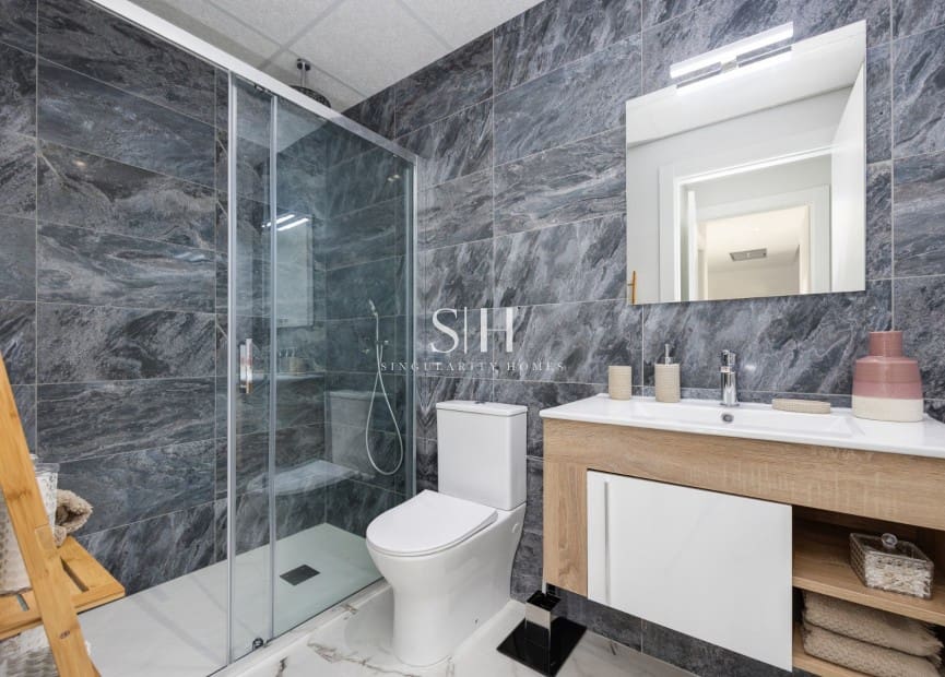 2 slaapkamer Appartement te koop in San Miguel de Salinas met zwembad garage - € 219.000 (Ref: 9245267)