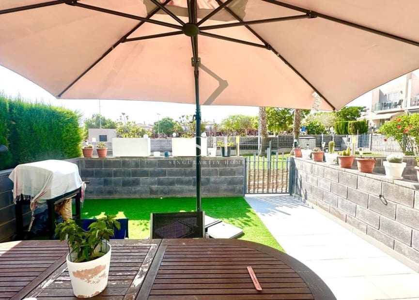 2 quarto Casa em Banda para venda em Aguas Nuevas com piscina - 301 000 € (Ref: 9249399)